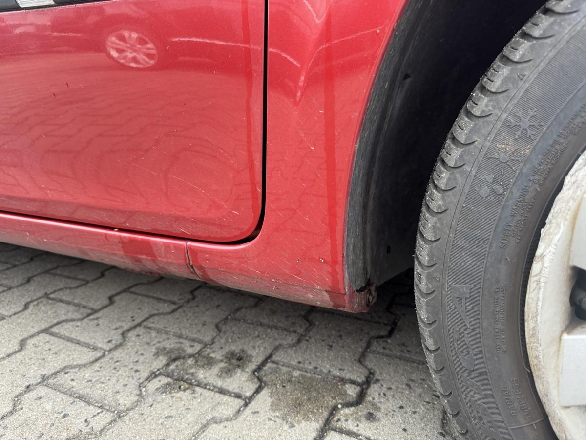 Renault Clio 3 original Kotfl&uuml;gel vorn rechts TEB76 red of fire Index 185 Bj.2005